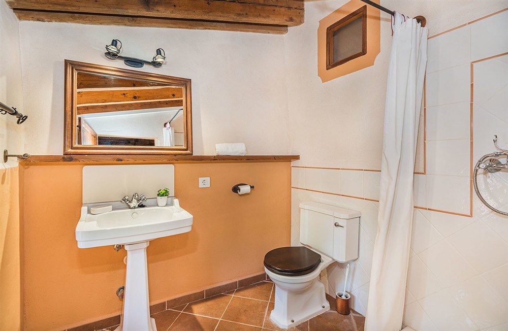 Can Llobera d’Baix