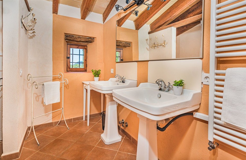 Can Llobera d’Baix