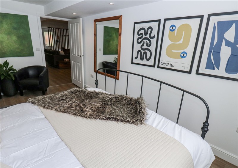 A bedroom in Canal View Apartment at Canal View Apartment, Skipton