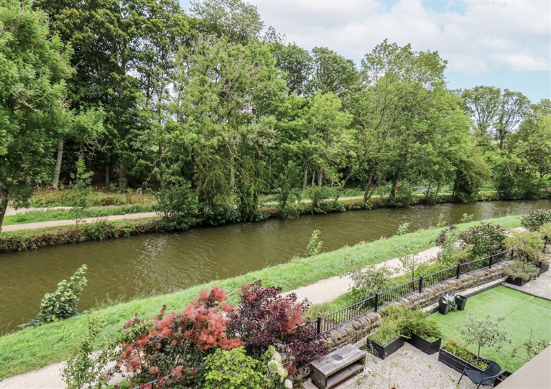 Enjoy the garden (photo 2) at Canal View Apartment, Skipton