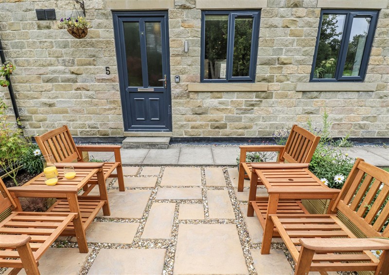 Outside at Canal View Apartment, Skipton