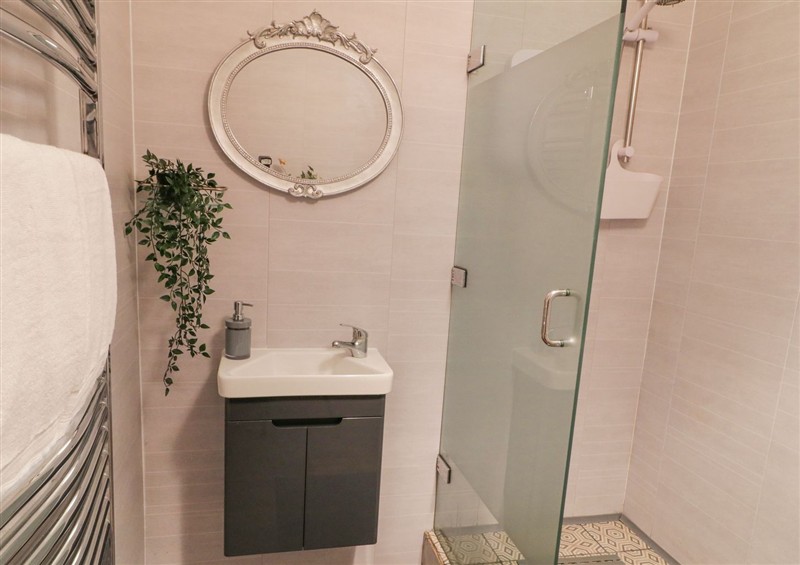 The bathroom at Canning Cottage, Limavady