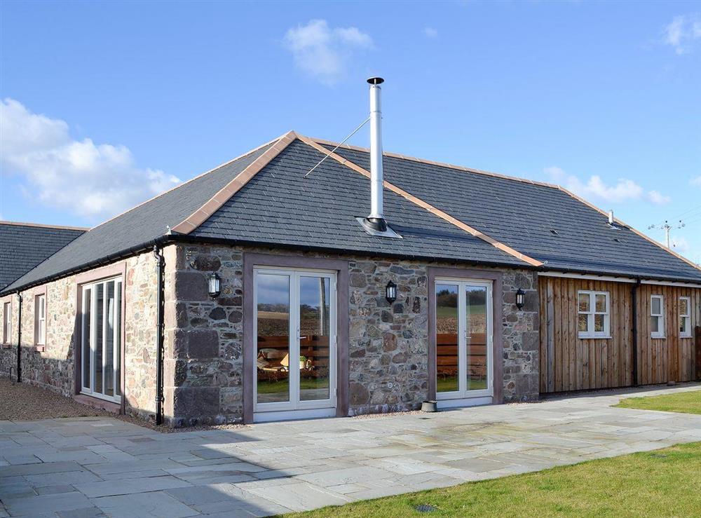 Lovely single storey holiday cottage at Canterland Lodge in Marykirk, near Montrose, Aberdeenshire, Scotland