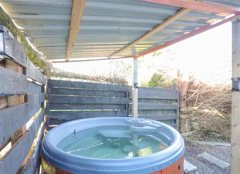 Spend some time in the hot tub at Capel Park (Tyddynod Bach), Llandyfrydog near Llanerchymedd