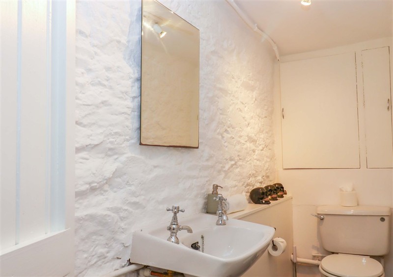 The bathroom (photo 4) at Captains Cottage, Brixham
