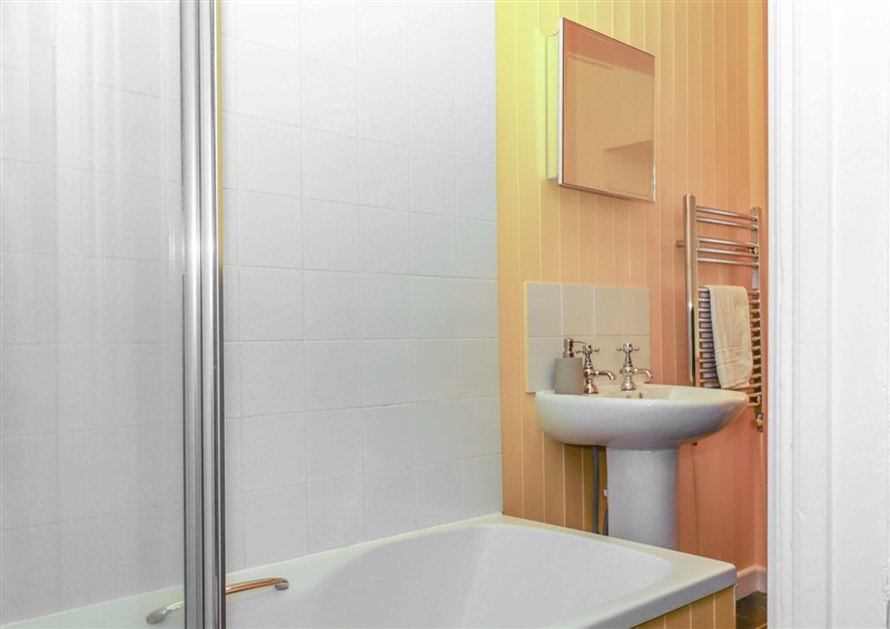 The bathroom at Captains Cottage, Brixham