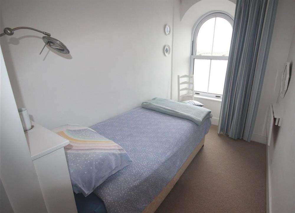 First floor Single bedroom  at Captains Cottage in St Mawes