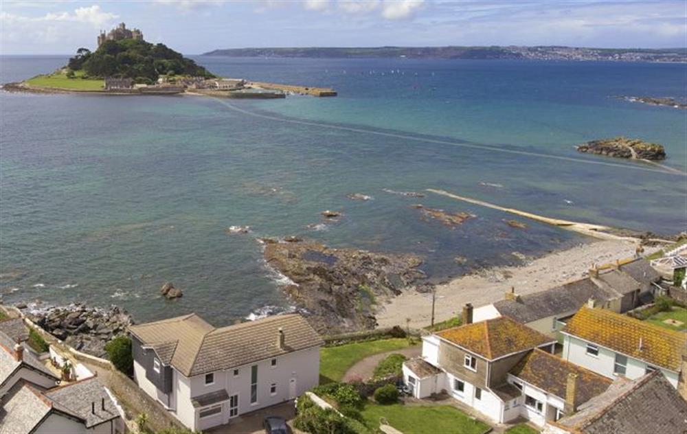 Captain’s House looks out over St Michael’s Mount and Marazion seafront spanning over Mount’s Bay