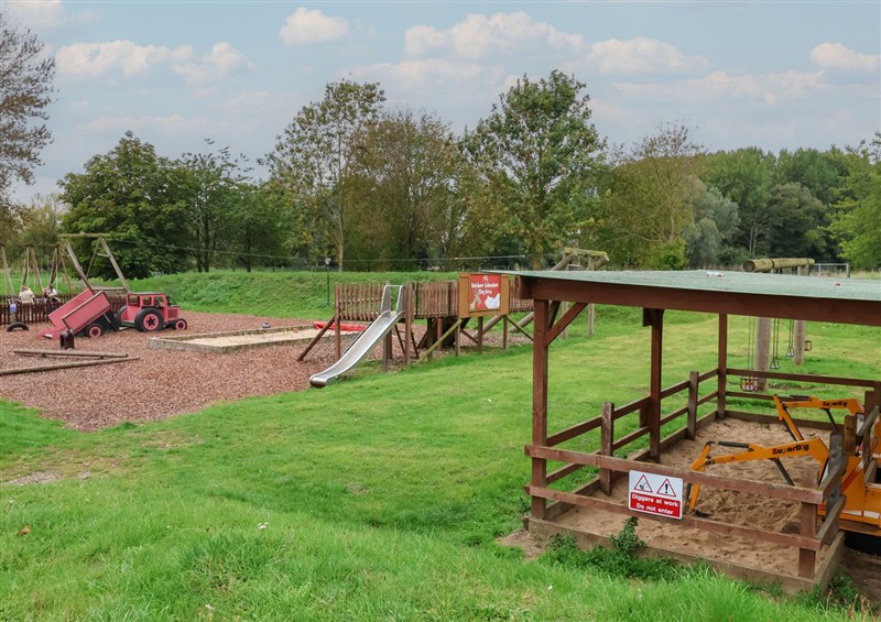 Enjoy the garden at Carabelle (Cow Shed 7), Campsea Ashe