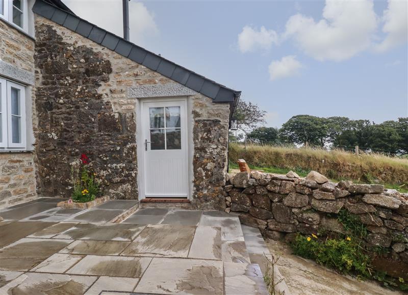 The setting at Caradon Cottage, Crows Nest