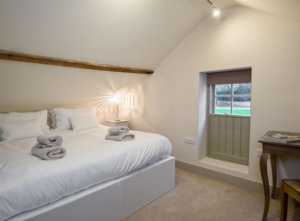 Double bedroom (photo 8) at Caradon House in East Rudham, near Fakenham, Norfolk