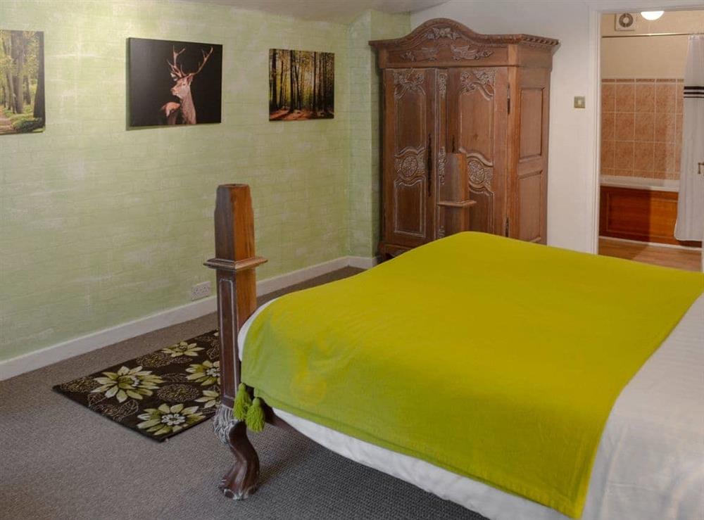 Double bedroom (photo 2) at Caradon in Liskeard, Cornwall