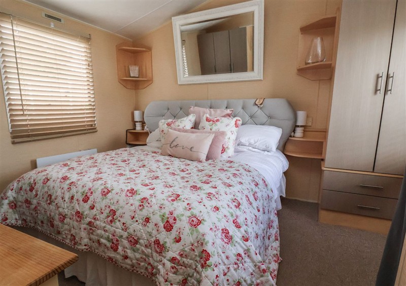 A bedroom in Caravan 596 at Caravan 596, Prestatyn