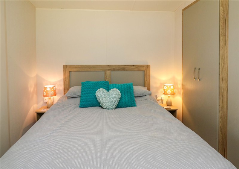 A bedroom in Caravan 6 at Blackmoor Farm near Tenby at Caravan 6 at Blackmoor Farm near Tenby, Ludchurch near Tenby