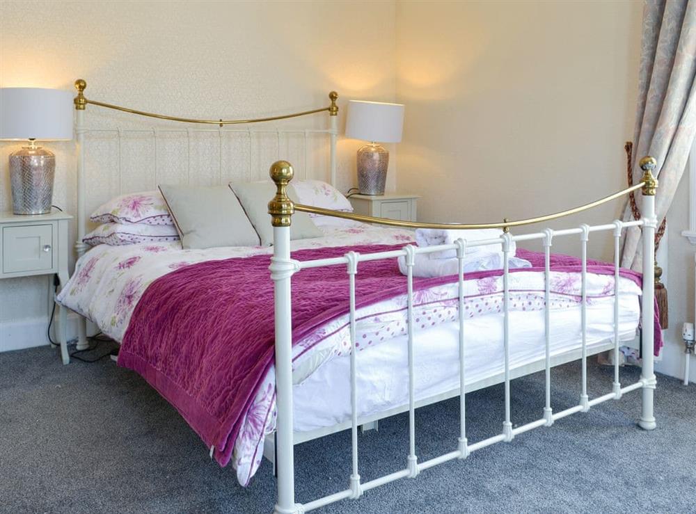 Double bedroom at Cardoness House in Dumfries, Dumfries and Galloway, Dumfriesshire