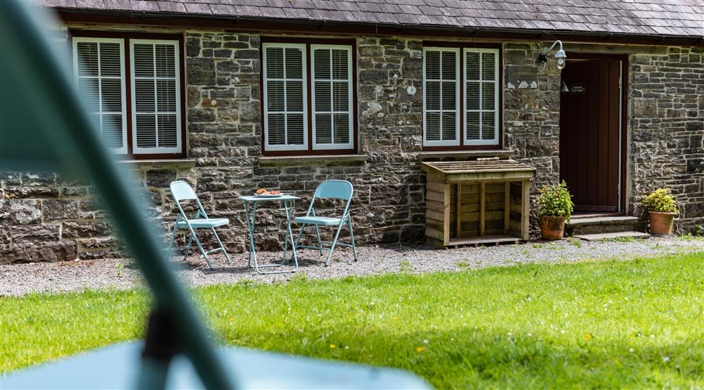 The outdoor area at Cariad Cottage in Llandeilo, Carmarthenshire