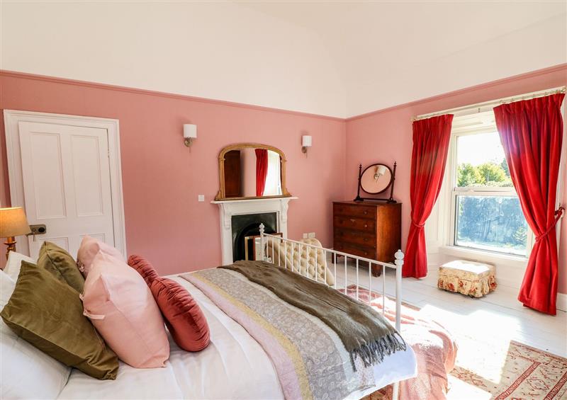 A bedroom in Carley's Bridge House at Carleys Bridge House, Carleys Bridge near Enniscorthy