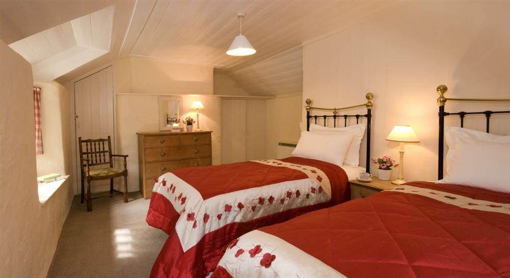 The twin bedroom at Carne Cottage in Helston, Cornwall