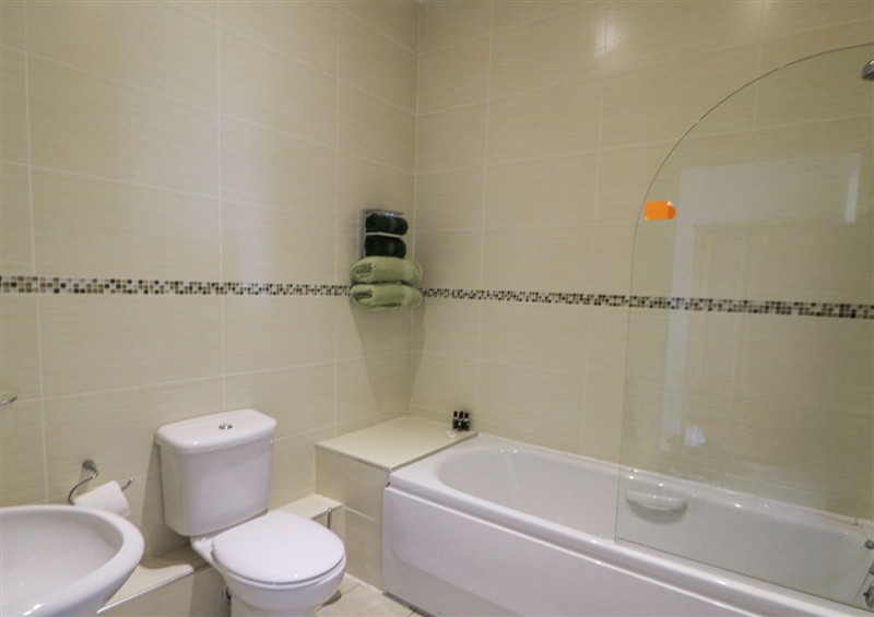 This is the bathroom at Carningli Suite, near Newport