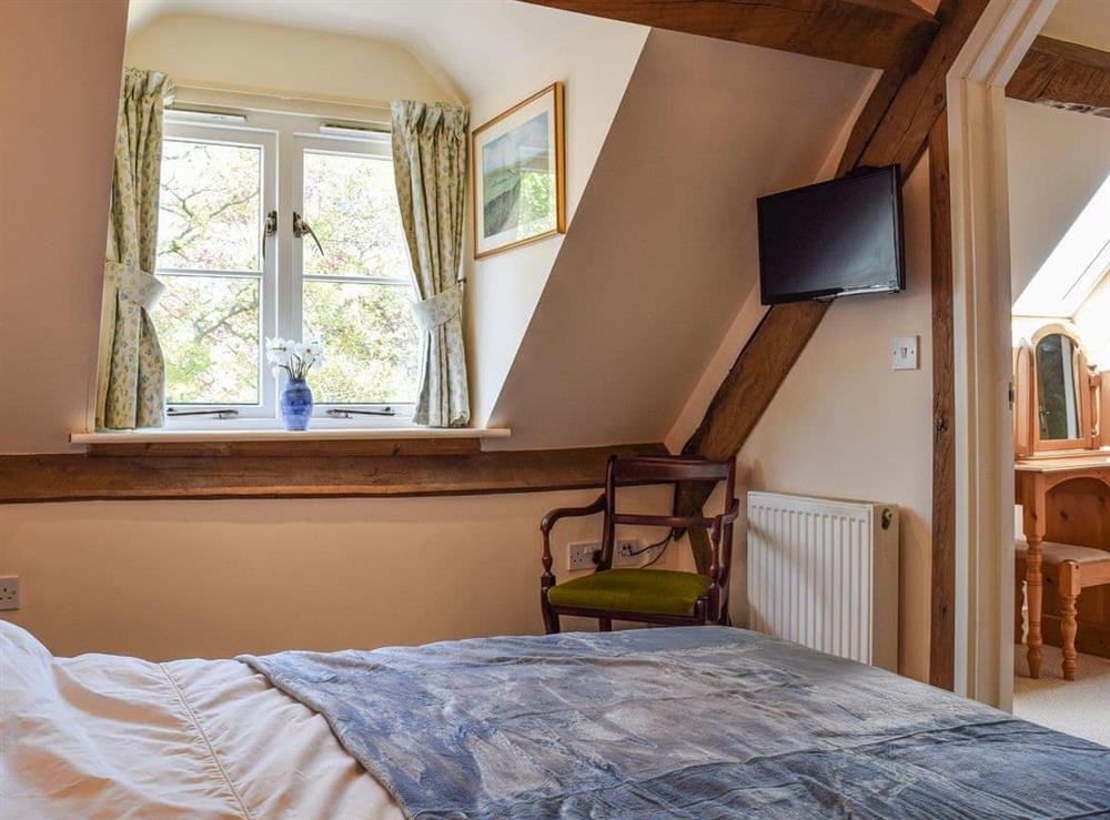 Double bedroom (photo 3) at Carpenters Barn in Pillerton Hersey, near Shipston-on-Stour, Warwickshire