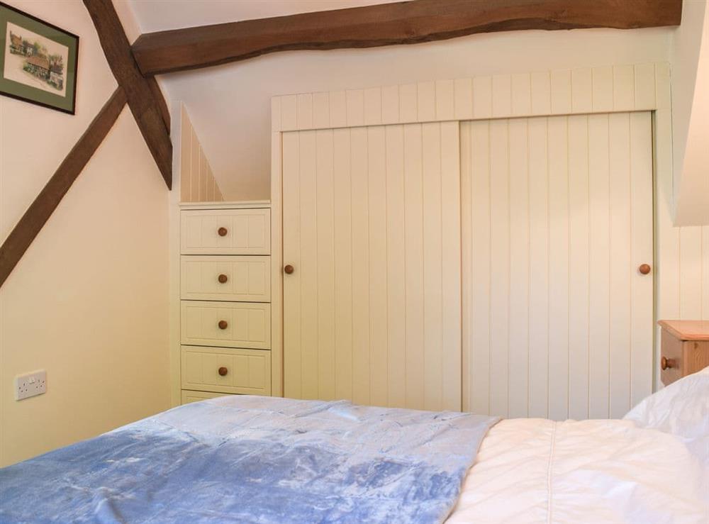 Double bedroom (photo 4) at Carpenters Barn in Pillerton Hersey, near Shipston-on-Stour, Warwickshire