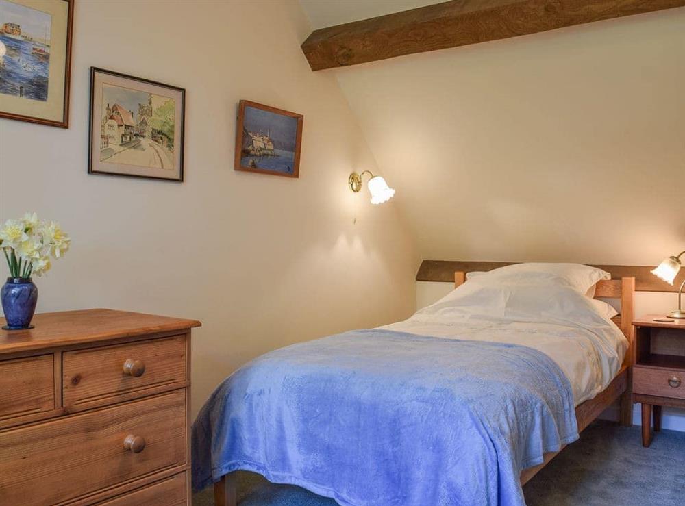 Single bedroom at Carpenters Barn in Pillerton Hersey, near Shipston-on-Stour, Warwickshire