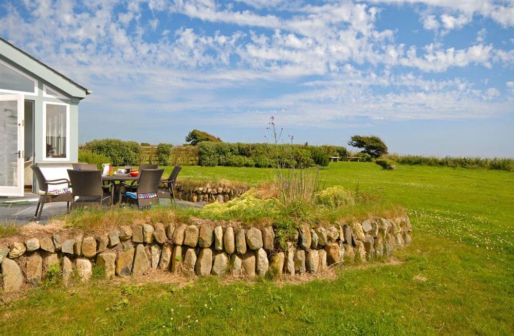The setting around Carreg Wen (photo 2) at Carreg Wen in Solva, Pembrokeshire, Dyfed