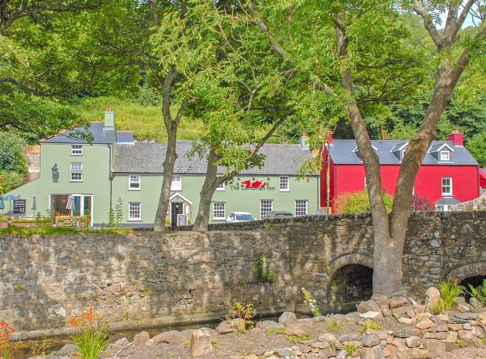 The setting of Carreg Wen (photo 5) at Carreg Wen in Solva, Pembrokeshire, Dyfed