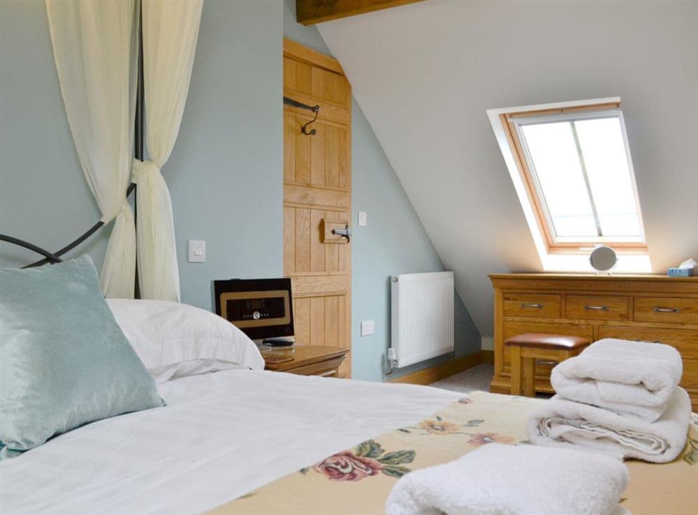 Double bedroom (photo 2) at Cart-Tws Bach in Treffynnon, near Haverfordwest, Dyfed