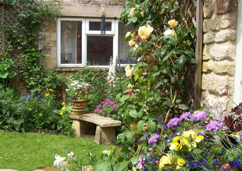 The garden in Carter's Cottage at Carters Cottage, Stow-on-the-Wold