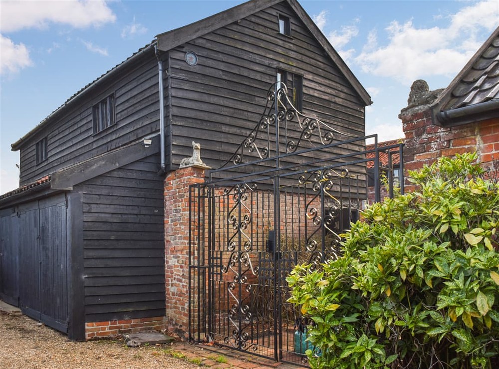 Exterior (photo 2) at Cartlodge Loft in Palgrave, near Diss, Suffolk