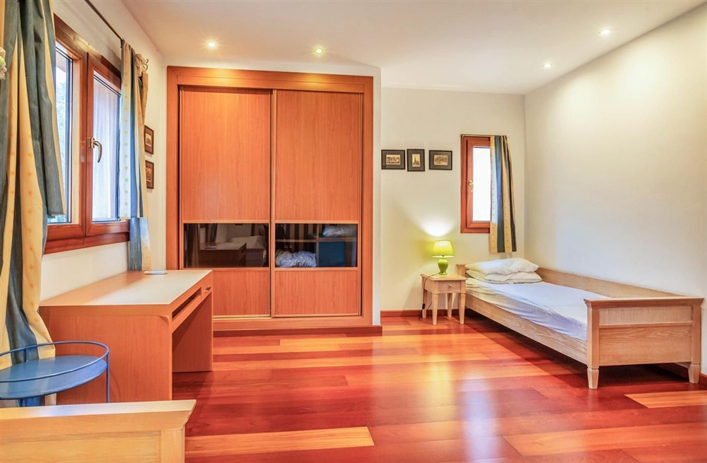 Casa Crestax