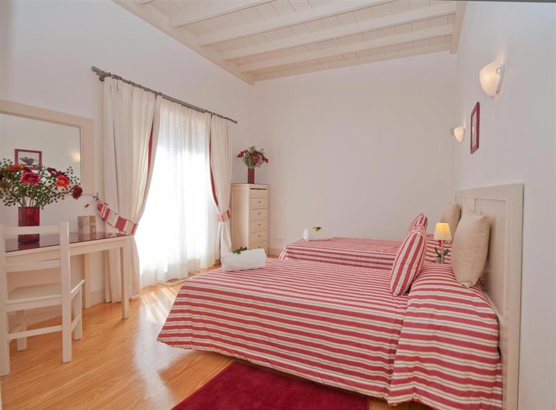 Twin bedroom at Casa do Sol, Central Algarve, Portugal