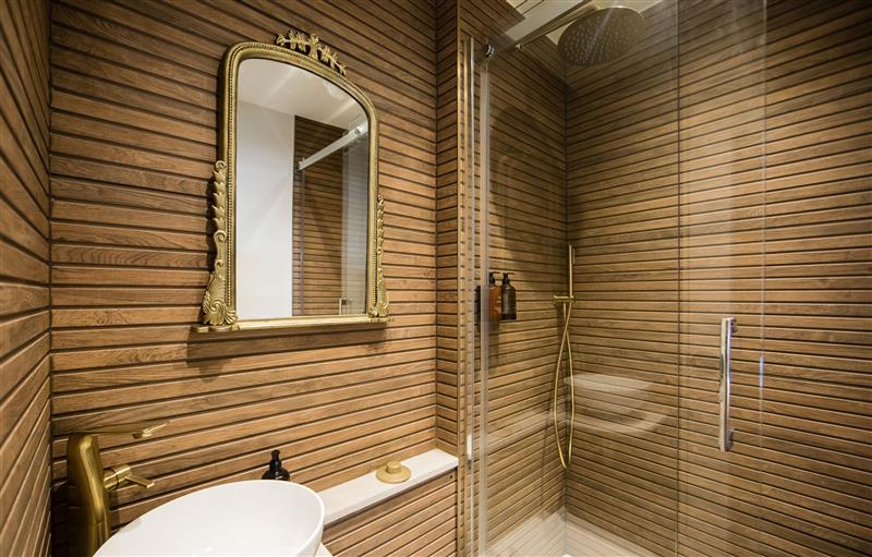 The bathroom at Casa Formentera, Scarborough