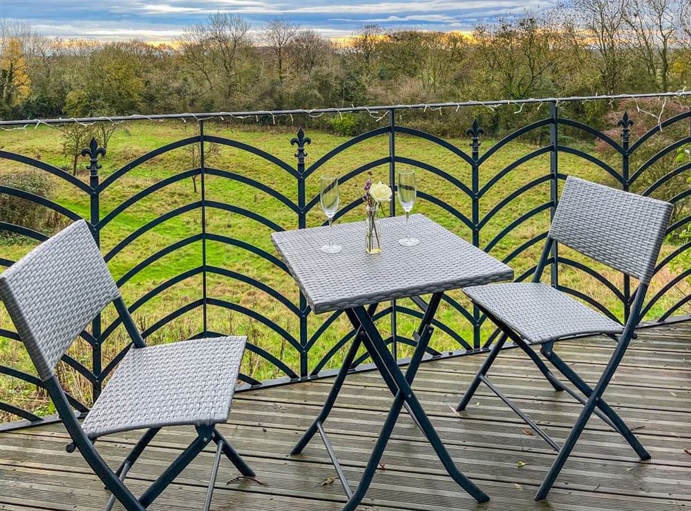 Sitting-out-area at Castle Lodge in Sheriff Hutton, North Yorkshire