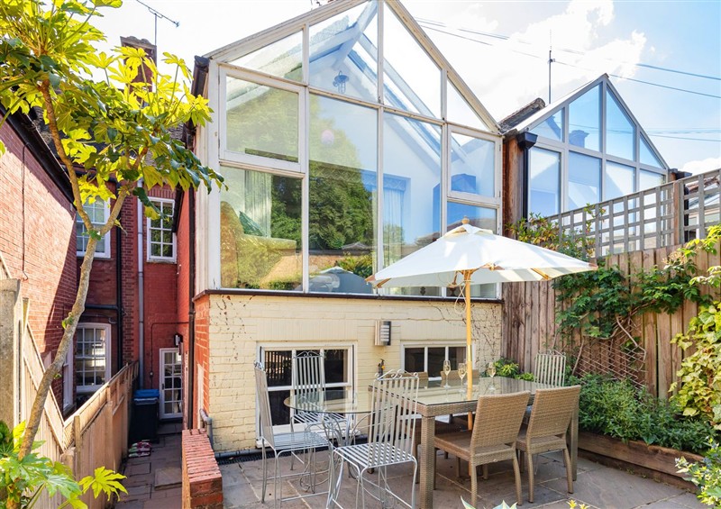 Enjoy the garden at Castle View, Windsor