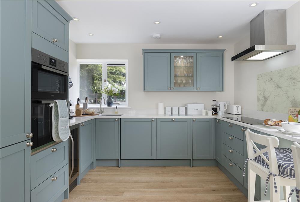 Ground floor: Well-equipped and stylish kitchen  at Cats Abbey Cottage, Northleach