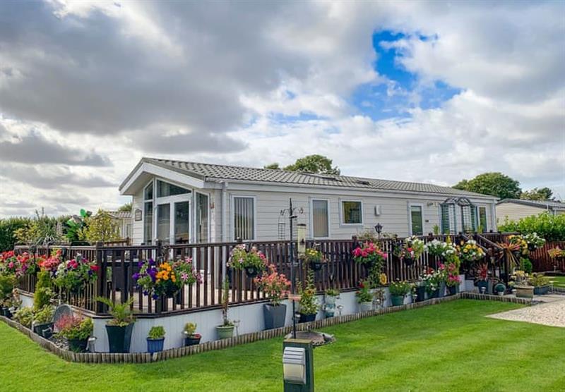 The Cawood Holiday Home at Cawood Country Park in Cawood, Selby