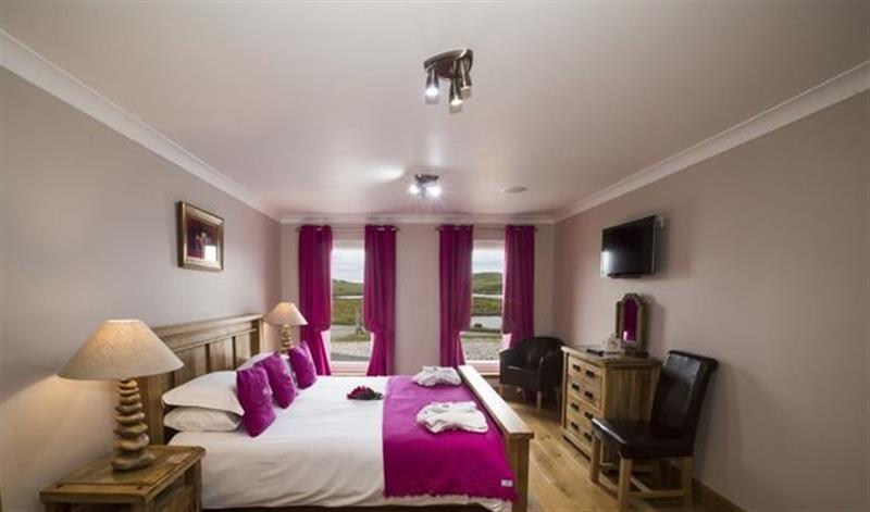 One of the 3 bedrooms (photo 4) at Ceann an Loch Cottage, Balallan
