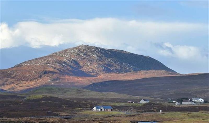 The setting of Ceann an Loch Cottage