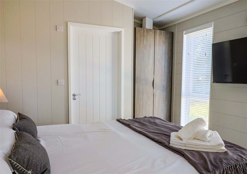 This is a bedroom (photo 2) at Cedar 1, Pinewood Retreat in Rousdon near Lyme Regis