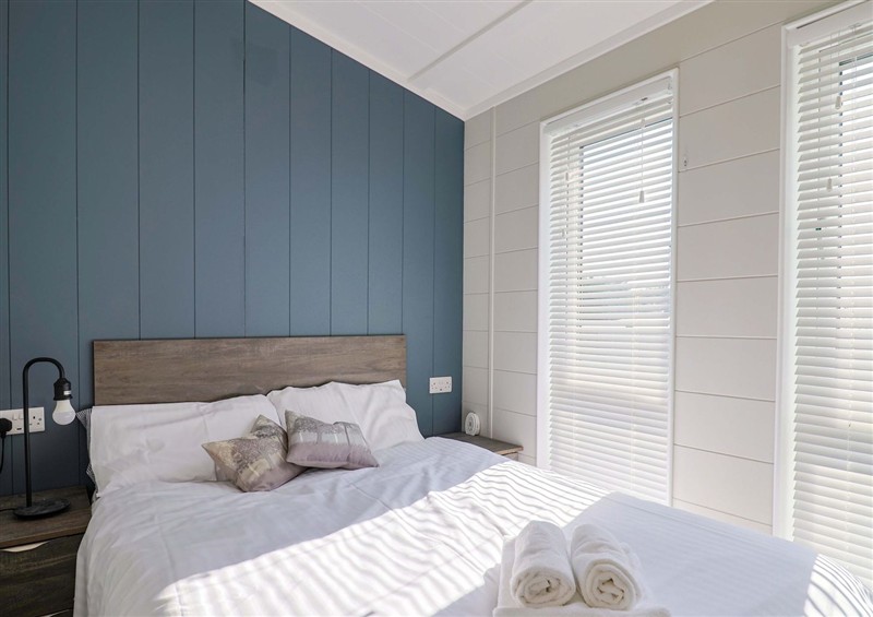 This is a bedroom (photo 4) at Cedar 1, Pinewood Retreat in Rousdon near Lyme Regis
