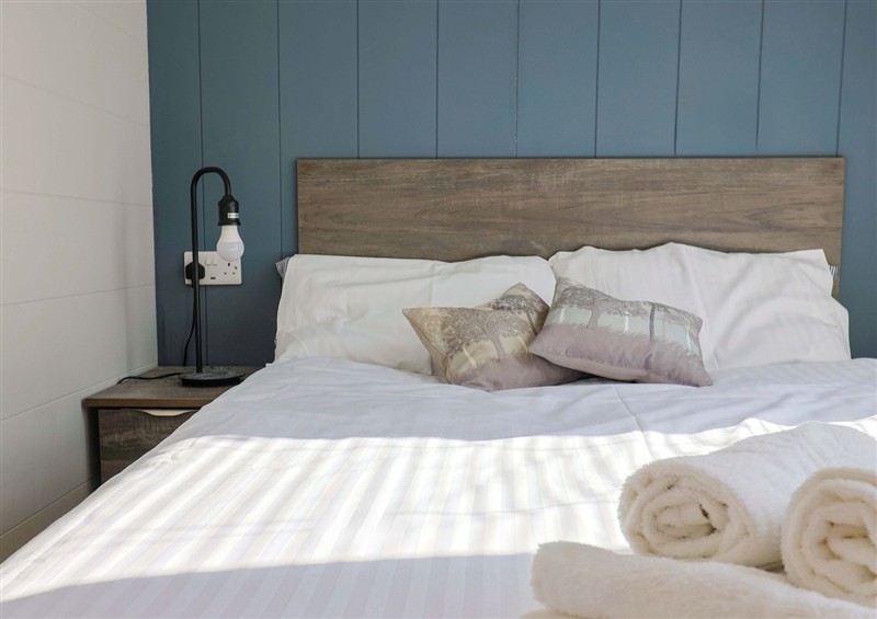 This is a bedroom (photo 5) at Cedar 1, Pinewood Retreat in Rousdon near Lyme Regis