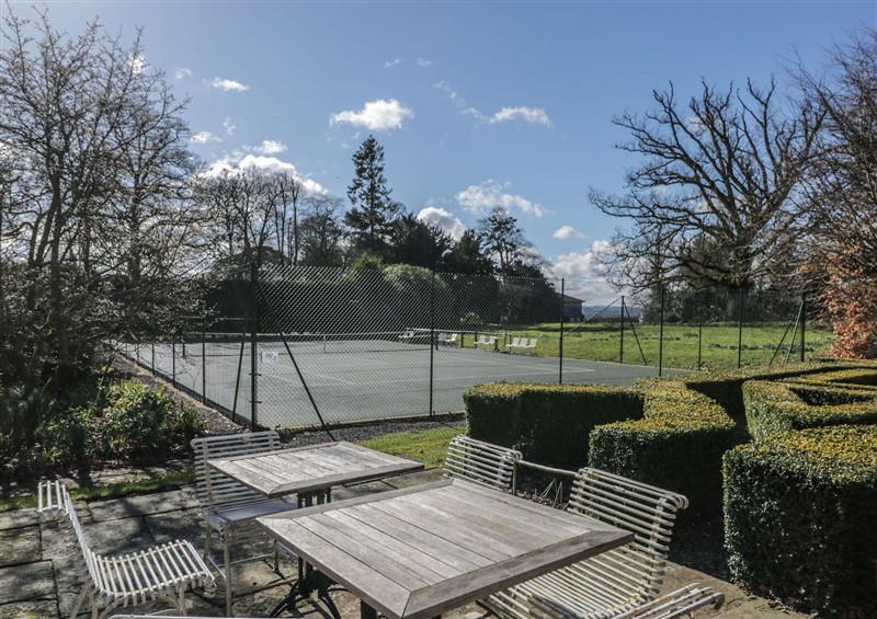 Enjoy the garden (photo 2) at Cedar, Elcot near Newbury
