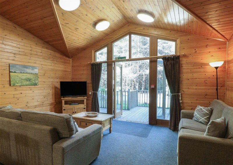 The setting (photo 2) at Cedar Lodge, Rosliston