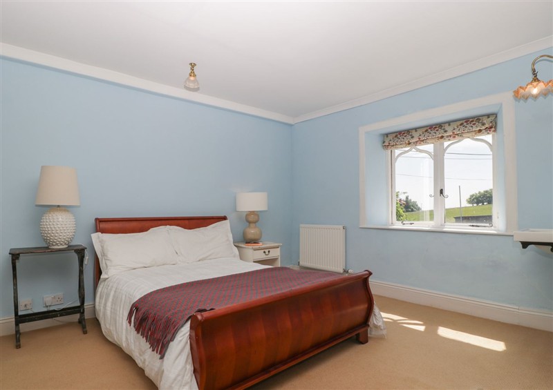 One of the 3 bedrooms (photo 2) at Cefn Campstone, Llanvihangel Crucorney near Abergavenny