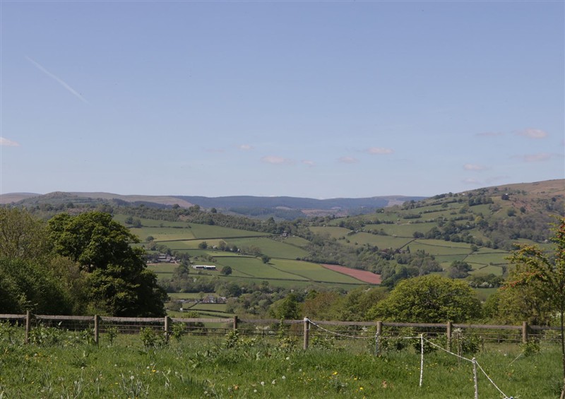 The setting around Cefn Campstone (photo 2) at Cefn Campstone, Llanvihangel Crucorney near Abergavenny