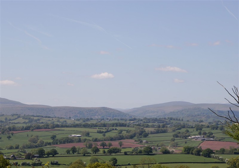 The setting at Cefn Campstone, Llanvihangel Crucorney near Abergavenny