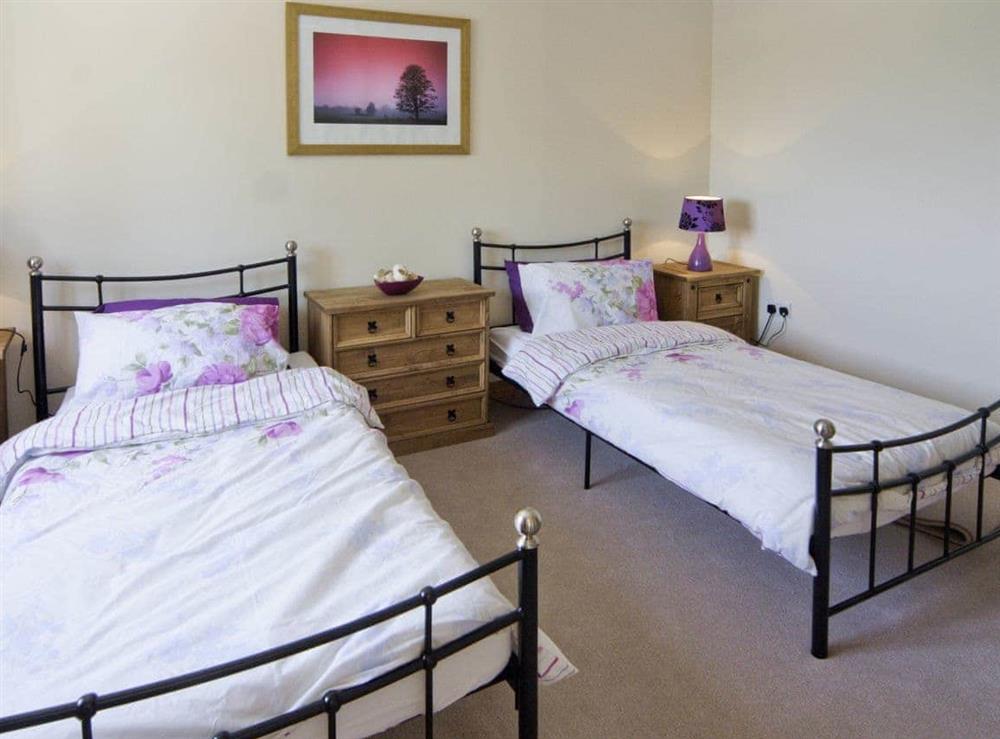 Twin bedroom at Cefnaire Isaf in Newtown, Powys