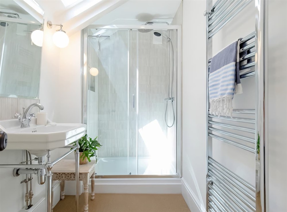 En-suite (photo 2) at Cellars Cottage in Portscatho, Cornwall